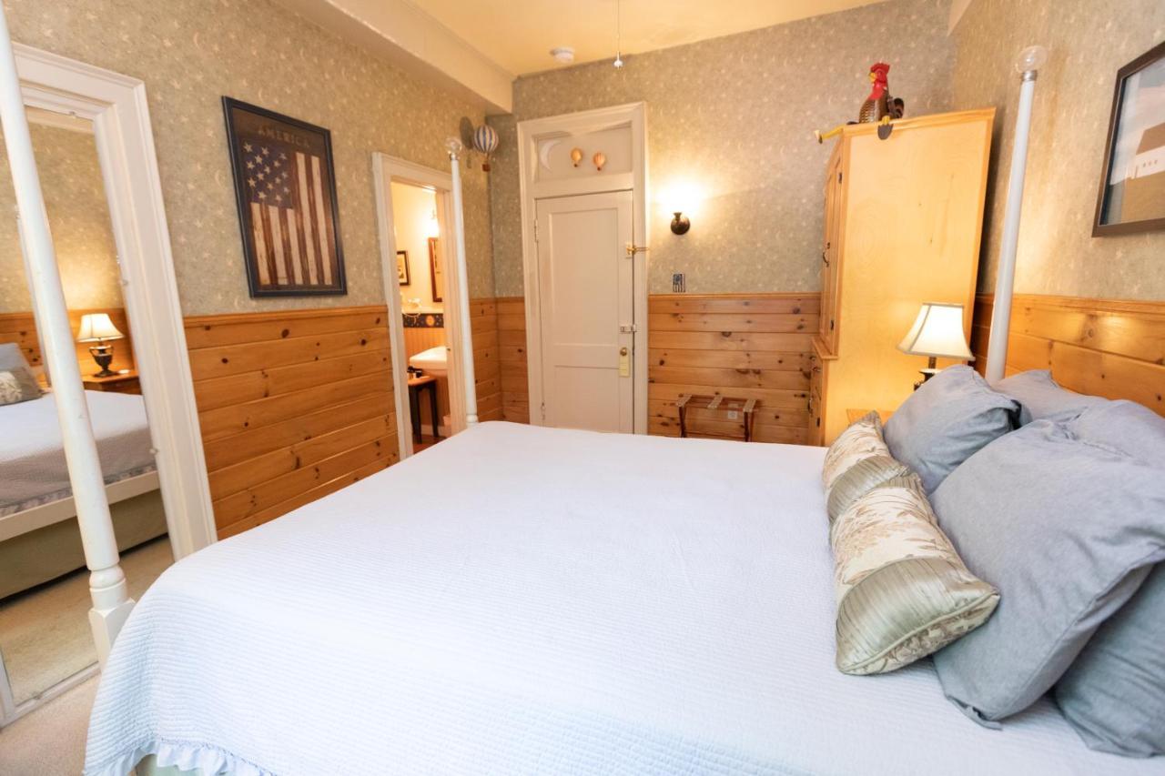 Waybury Inn East Middlebury エクステリア 写真