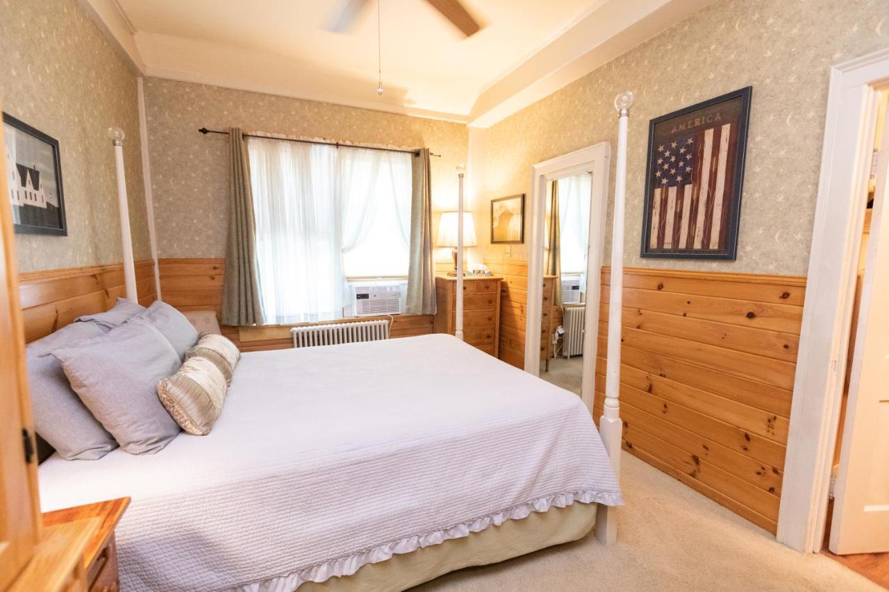 Waybury Inn East Middlebury エクステリア 写真