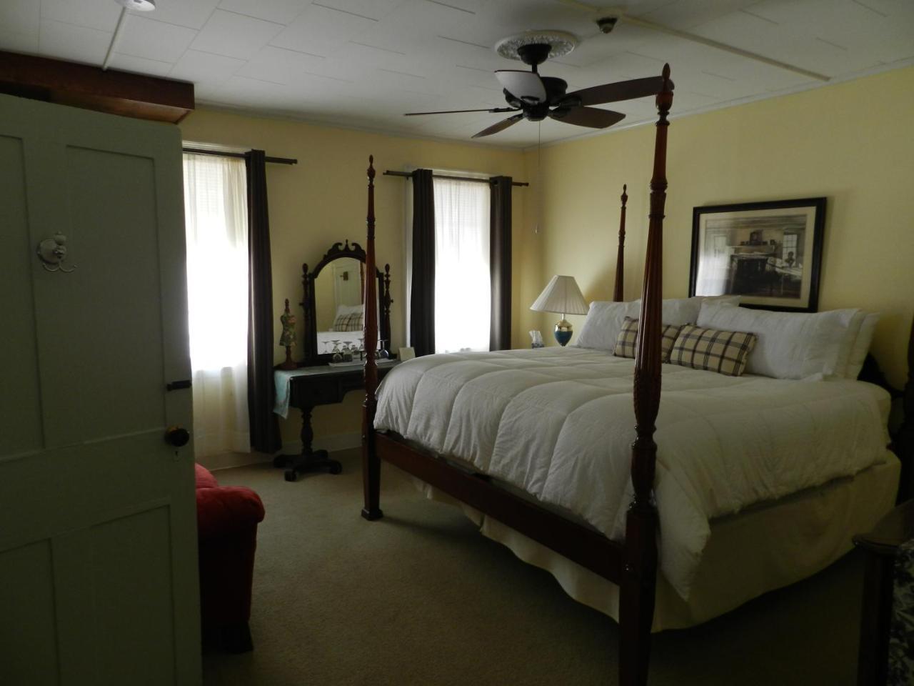 Waybury Inn East Middlebury エクステリア 写真