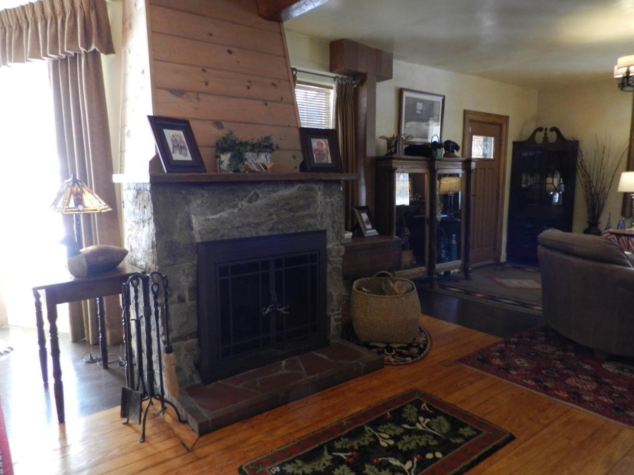 Waybury Inn East Middlebury エクステリア 写真